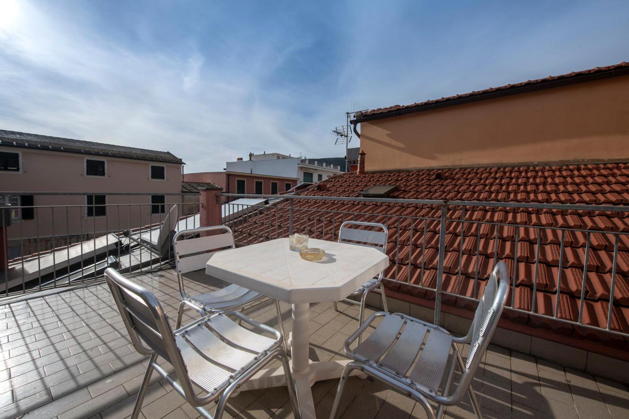 188B - Casa Di Nina Moneglia Con Terrazza - 2Min Dal Mare Apartment Exterior photo